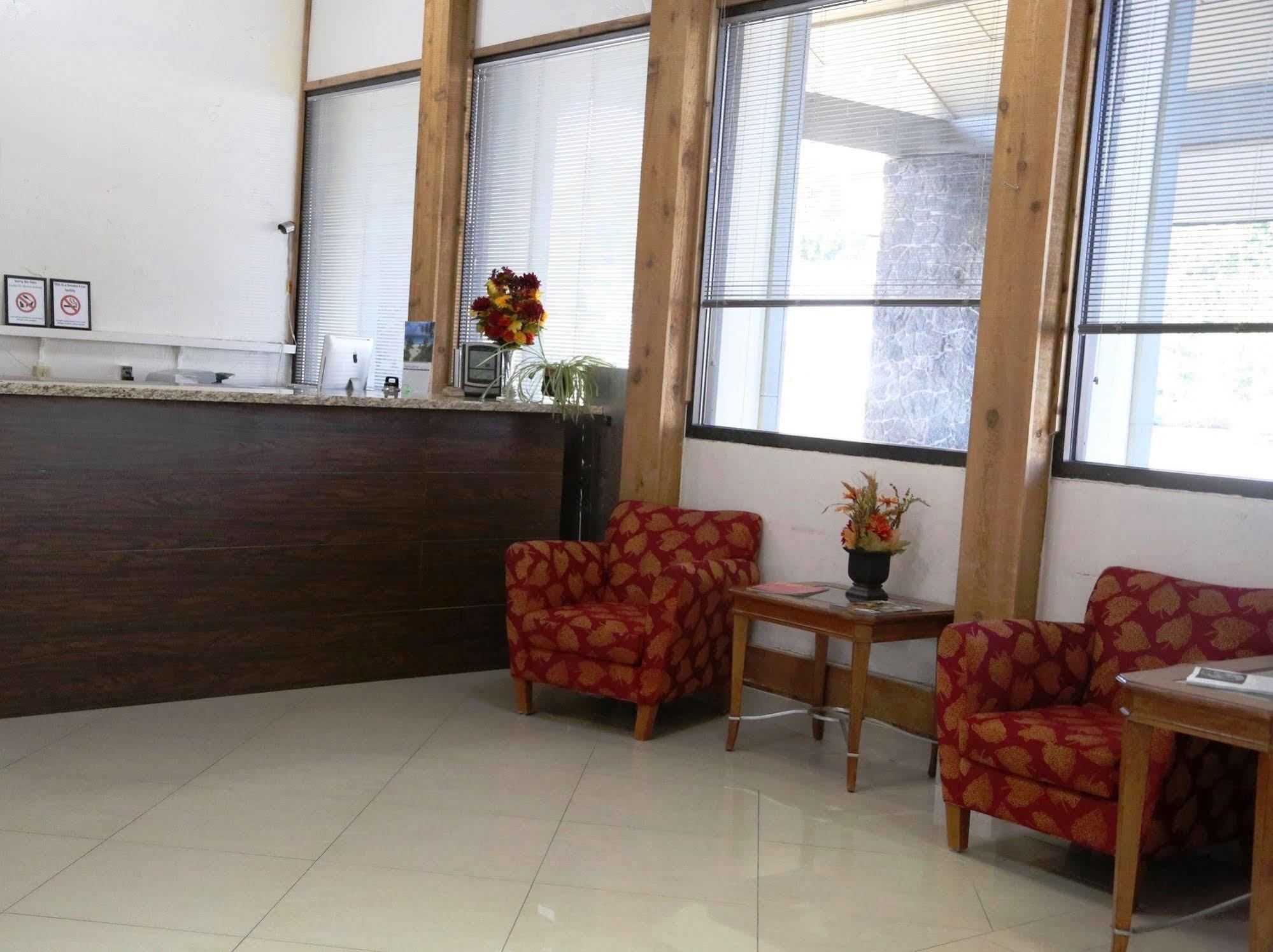 Idaho Inn Москоу Экстерьер фото